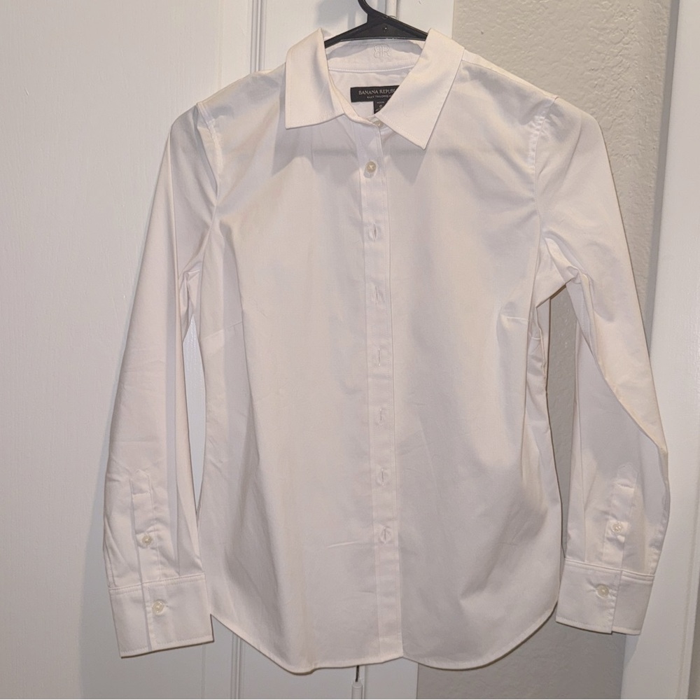NWOT Tailored Fit White Button Down Shirt